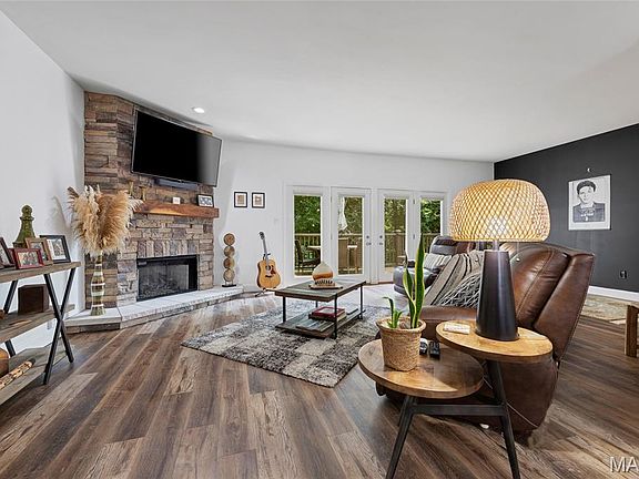 3rd image of 1710 Ridgeview Circle Dr