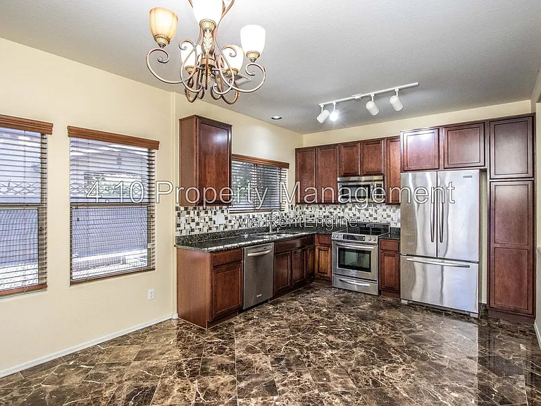 1161 E Boston St — Photo 6