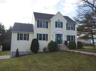 46 Pinecrest Rd, Uxbridge, MA 01569