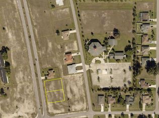 933/935 Skyline Blvd, Cape Coral, FL 33991
