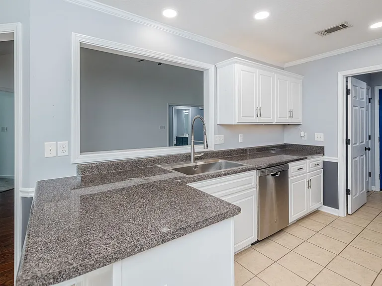 1053 Grove Landing Ln — Photo 16