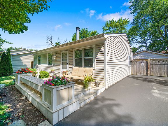 2nd image of 633 Ponderosa Dr