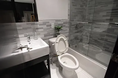 Rented by R New York