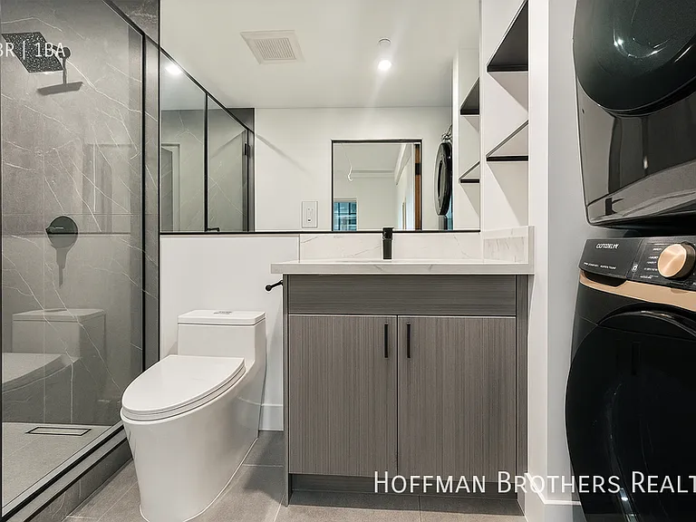 1249 1/4 N Beachwood Dr — Photo 7