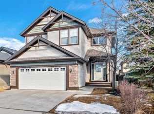 356 E Everstone Dr SW, Calgary, AB T2Y 5A2