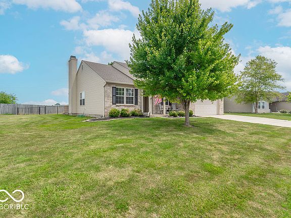 3rd image of 274 Pineview Dr