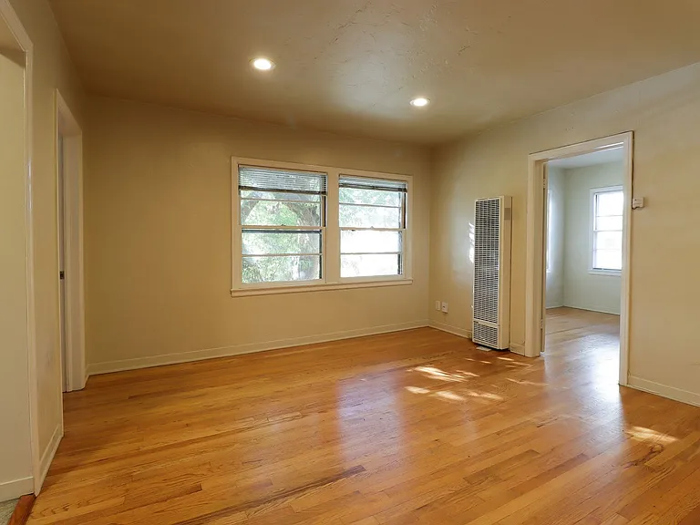 452 S 3rd Street — Photo 10