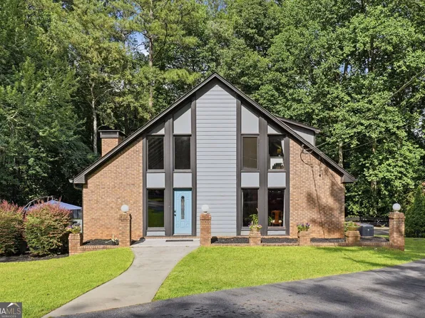 1605 Saint Tropez Way, Sandy Springs, GA 30350