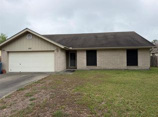 108 Timberline Dr, Port Lavaca, TX 77979