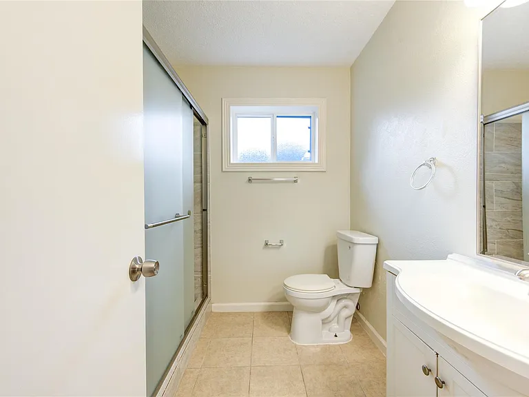 10123 Kent Towne Ln — Photo 14