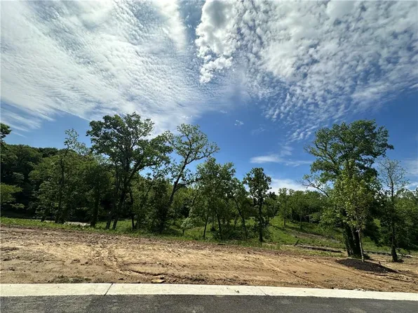 12 Copper Hill Dr, Kansas City, MO 64152