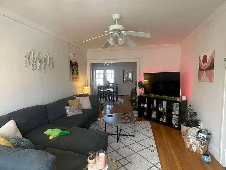 Newport Manor — Photo 98