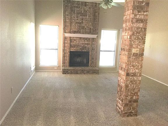 4th image of 1328 Daffodil Ln