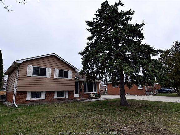 5th image of 2935 Rivard Ave
