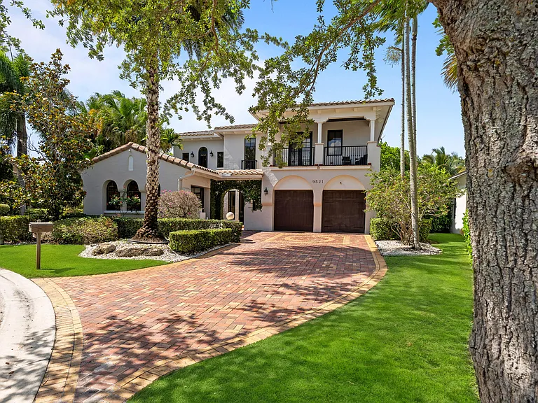 9521 Eden Mnr — Photo 14