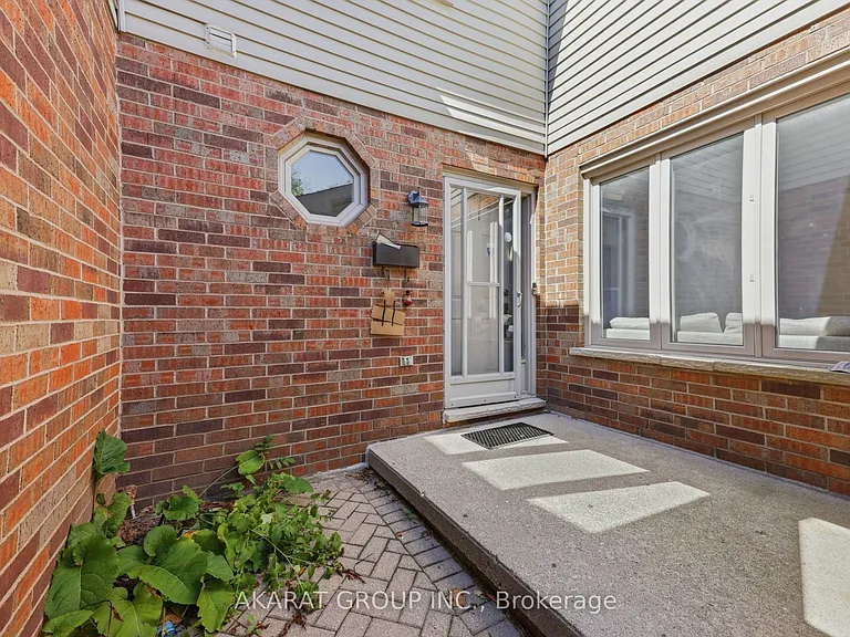70 Sunnyside Dr #9 — Photo 3