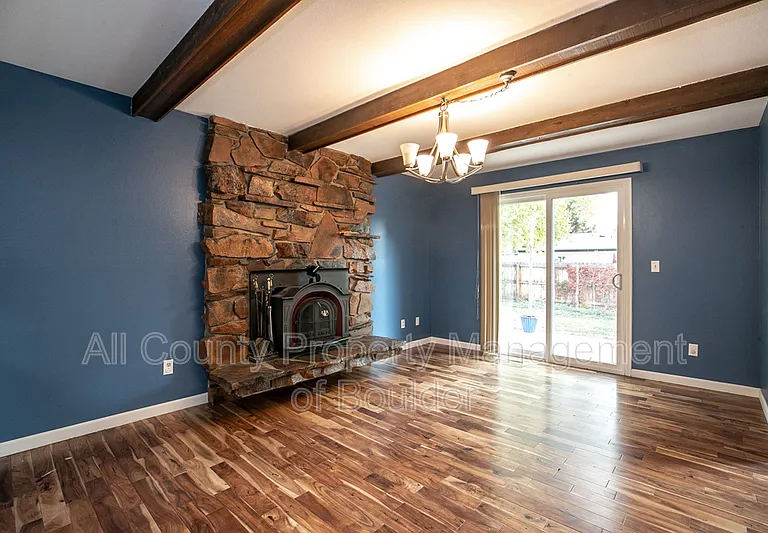 470 W Sutton Cir — Photo 5