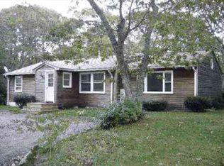 8 Onondaga Ave, Oak Bluffs, MA 02557