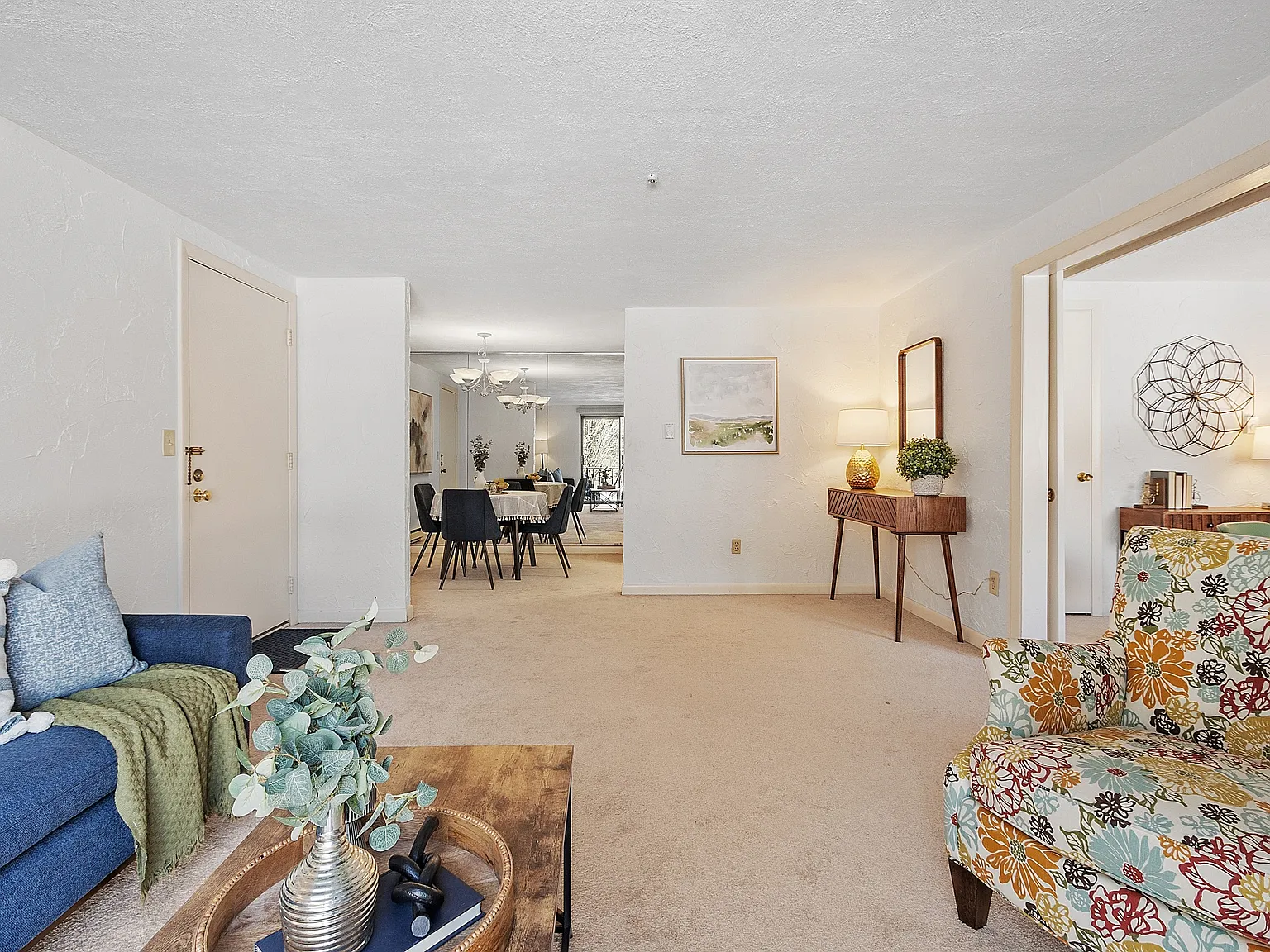2 bed, 791 sqft, $2,200 — Photo 3