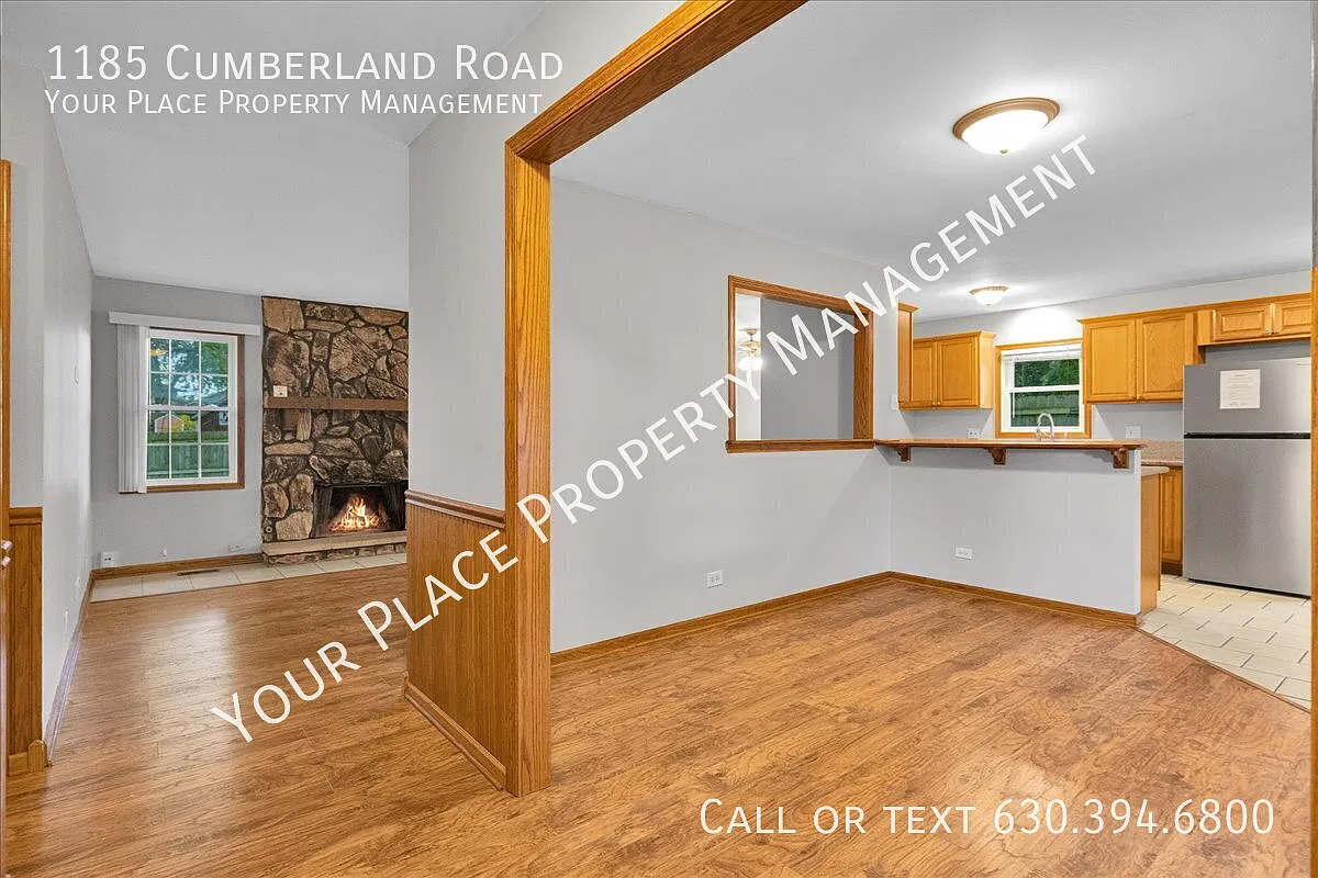 Spacious and freshly painted RANCH home in 204 Schools! 3BR, 2BA with 2 car garage and large FENC... — Photo 4