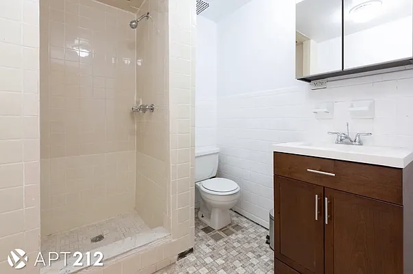 Rented by APT212 INC | media 7