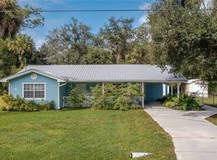 1076 Park Dr, Labelle, FL 33935