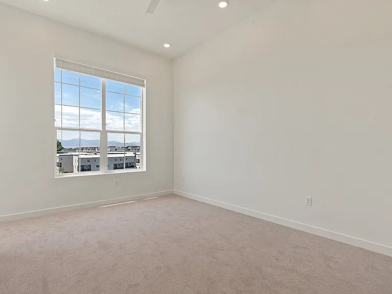 188 N 800th St E #4 — Photo 44