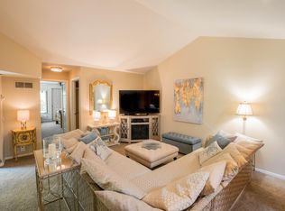 1600 W Green Tree Rd APT 235, Glendale, WI 53209