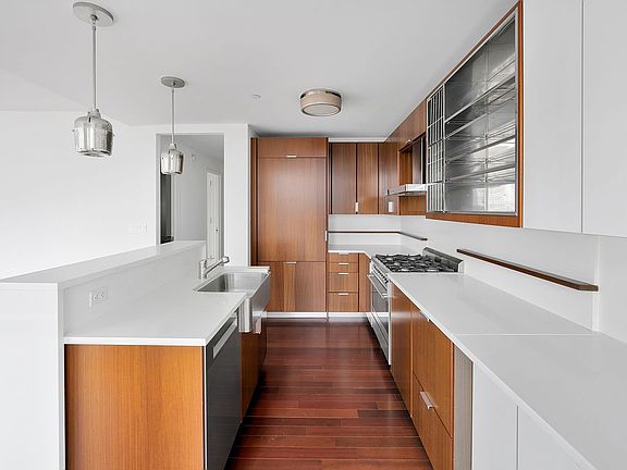 3rd image of 60 Riverside Blvd APT 2602