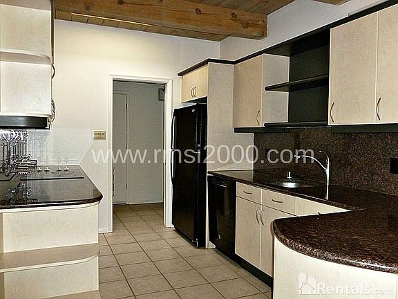 3rd image of 3021 San Patricia Pl NW