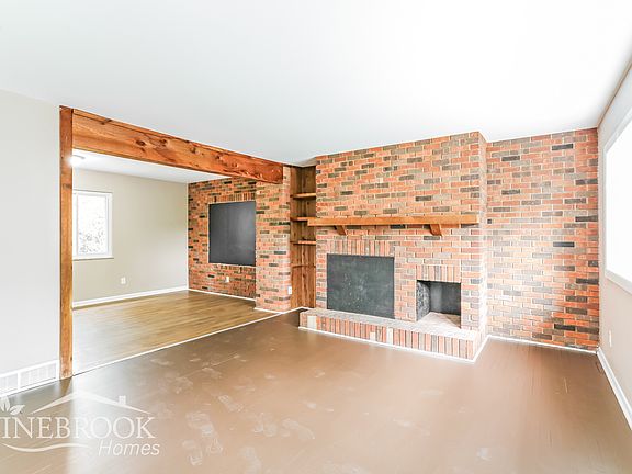 4th image of 4710 Robinhood Park