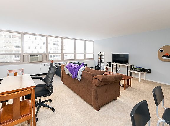 5th image of 3950 N Lake Shore Dr APT 825