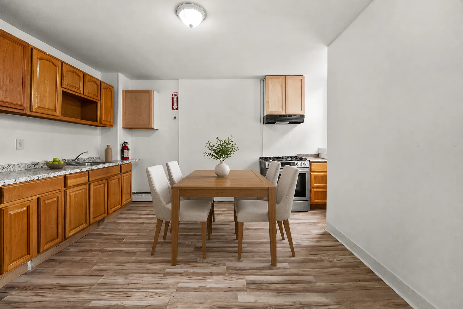 2 bed, 750 sqft, $1,900 — Photo 2