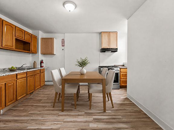 2nd image of 243 Hamilton Ave APT 1