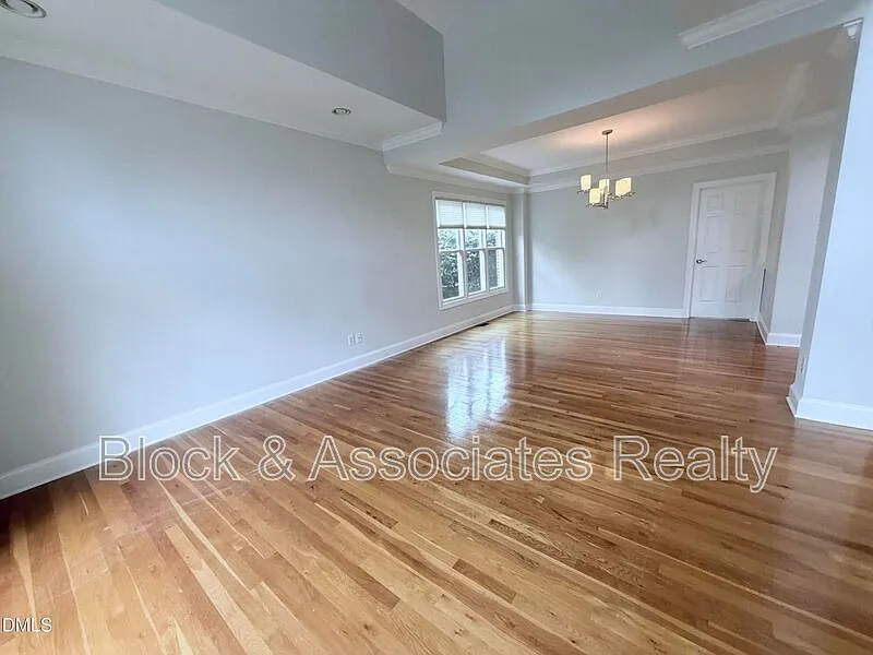 3 bed, 4.0 bath, $4,200 — Photo 3