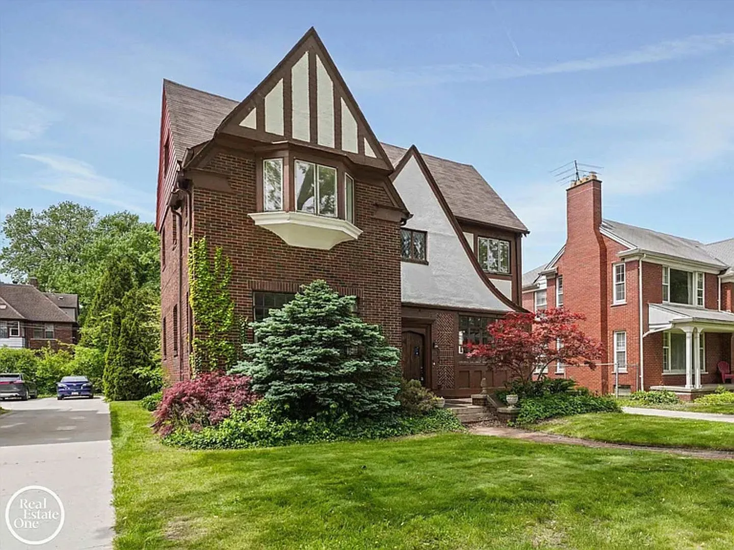 Charming 4BR House in Grosse Pointe — Photo 2