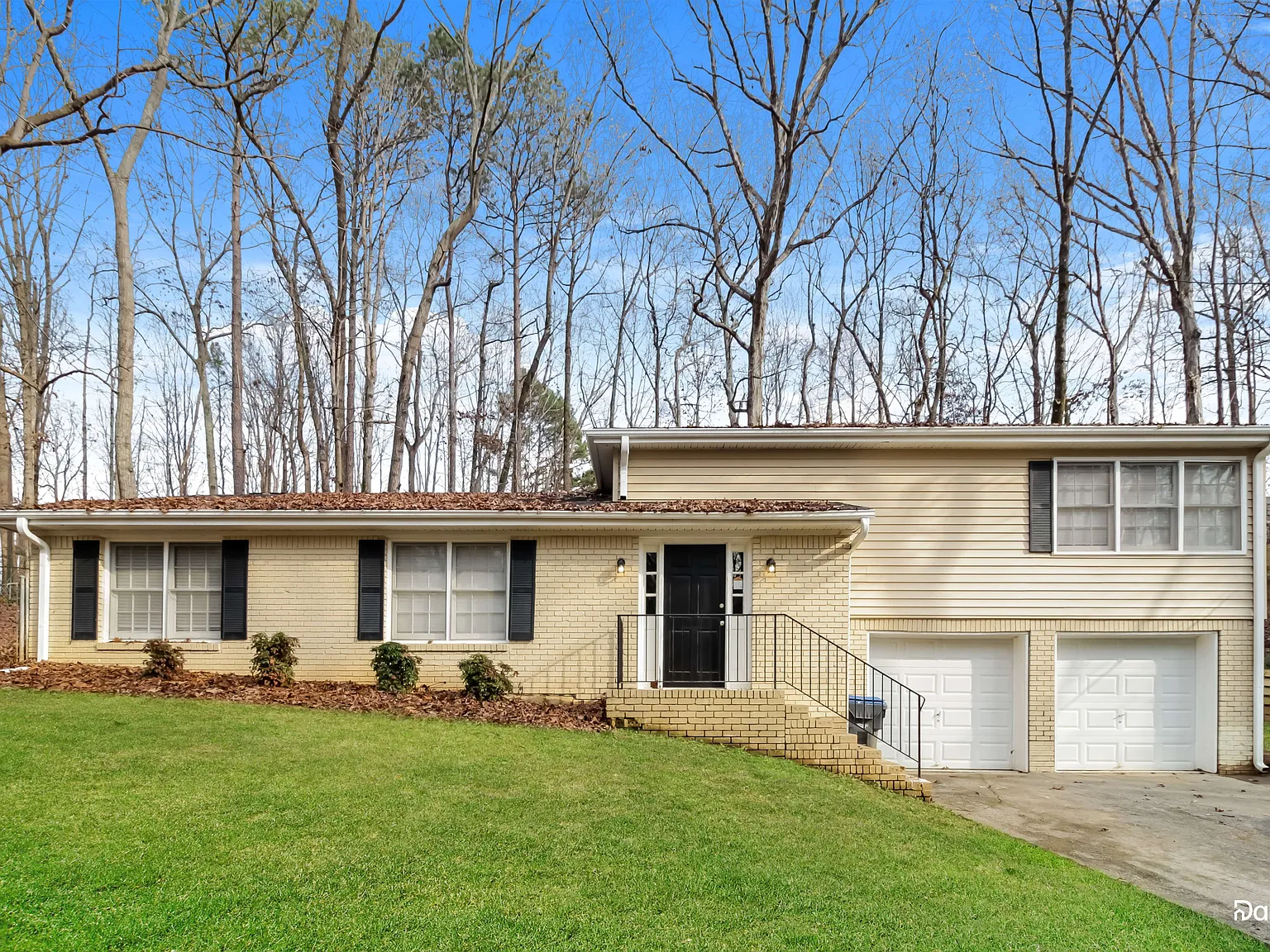 3 bed, 2.0 bath, 1592 sqft, $1,999 — Photo 1