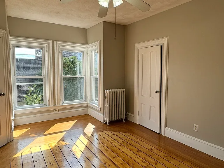 Florence St — Photo 13