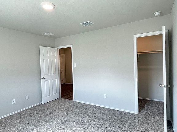 4th image of 2909 Cyprian Rd