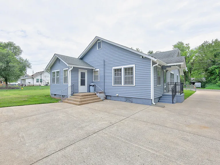110 Woodcraft Dr — Photo 3