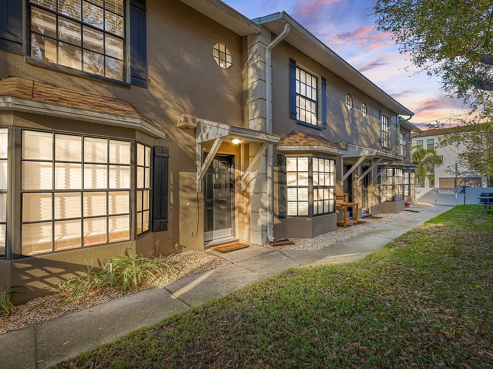 Albany Apartments | Tampa, FL