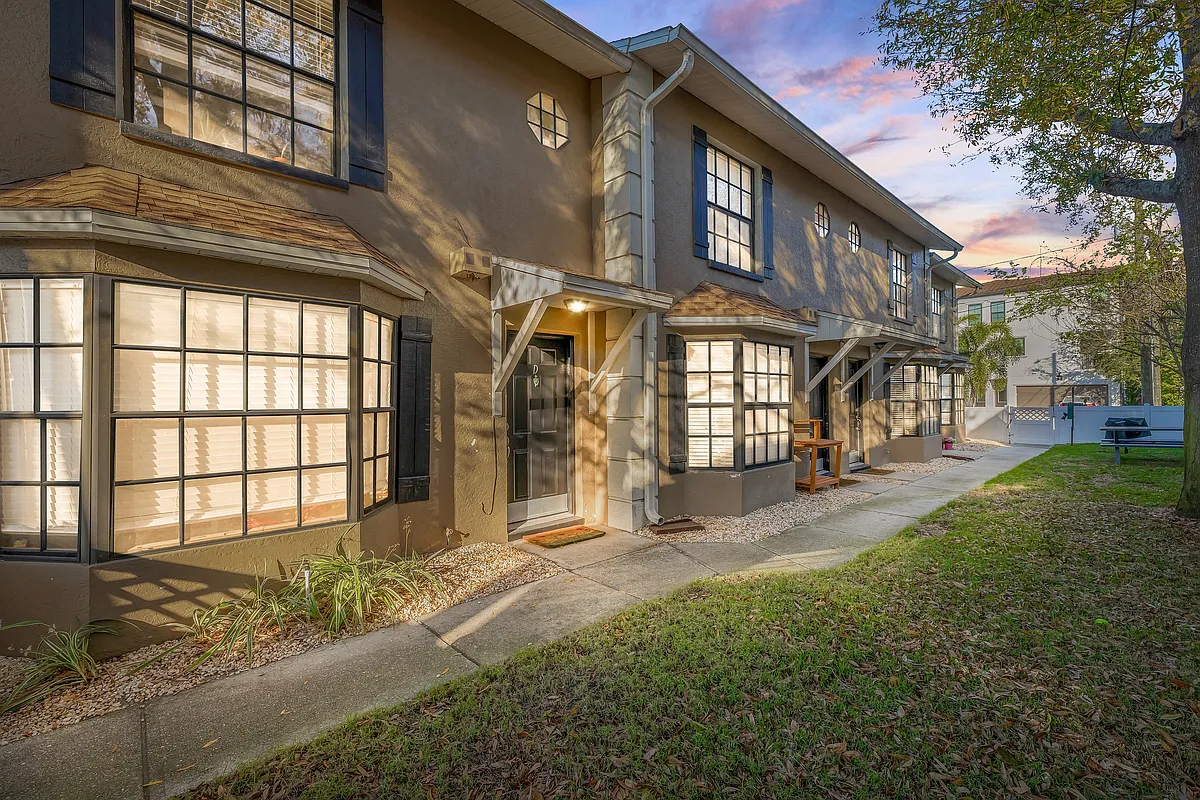 Albany Apartments | Tampa, FL - 515 S Albany Ave