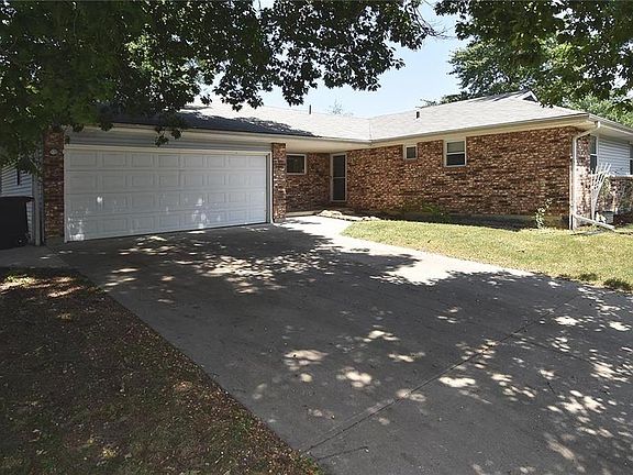 2nd image of 530 Pleasant Ave