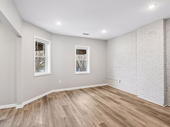 4th image of 301 17th Ave NE #309U