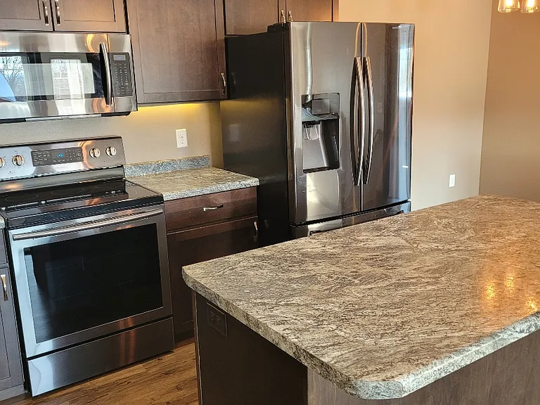 1929 Cypress Ct NE #8 — Photo 6