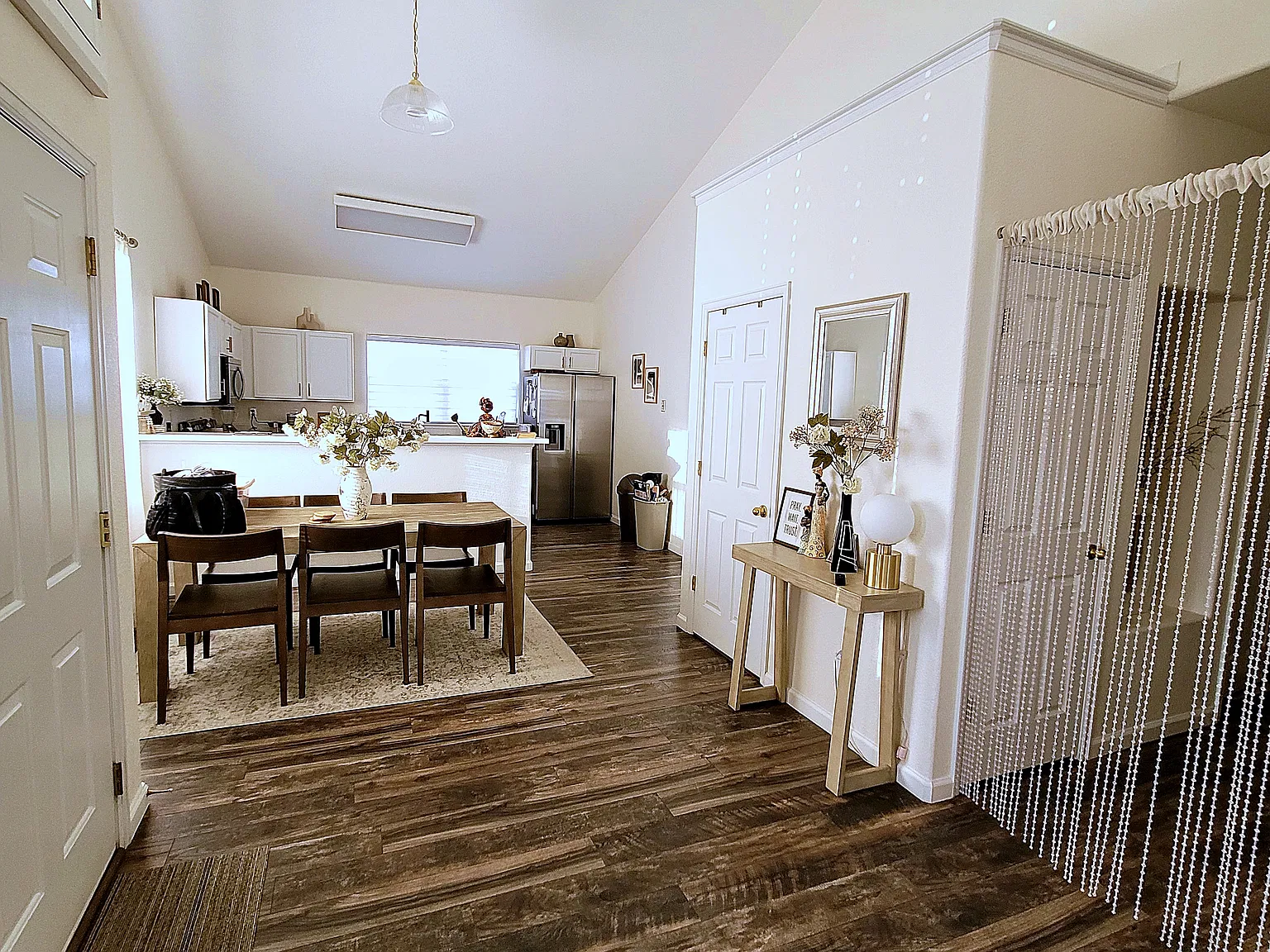 2 bed, 1350 sqft, $2,650 — Photo 4