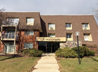 2 Villa Verde Dr Unit 201, Buffalo Grove, IL 60089