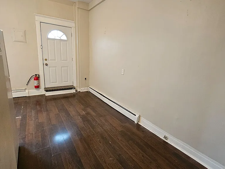 733 Pape Ave #A — Photo 12