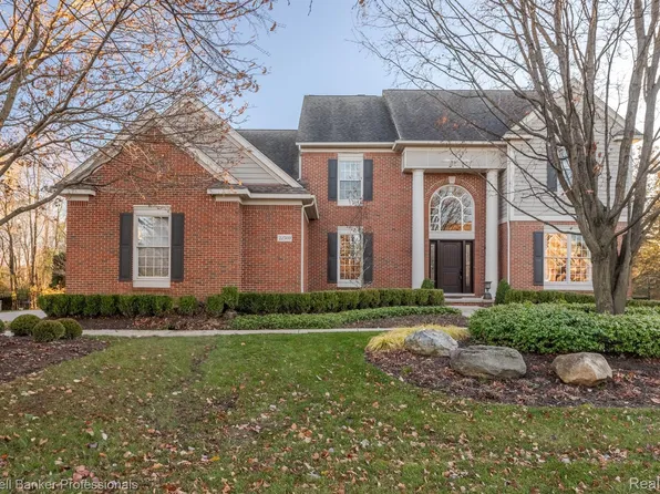 22569 Summer Ln, Novi, MI 48374