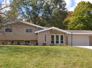 17753 W Elger Ct, New Berlin, WI 53146